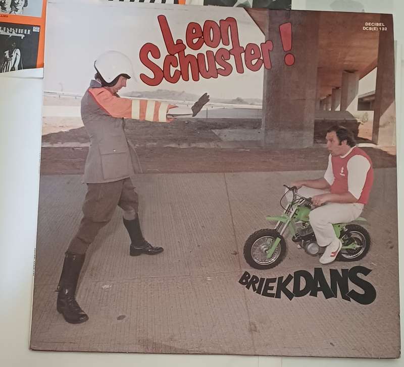 LEON SCHUSTER! - BRIEKDANS