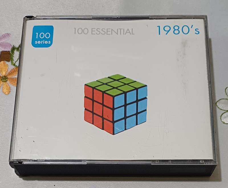 100 ESSENTIAL 1980'S