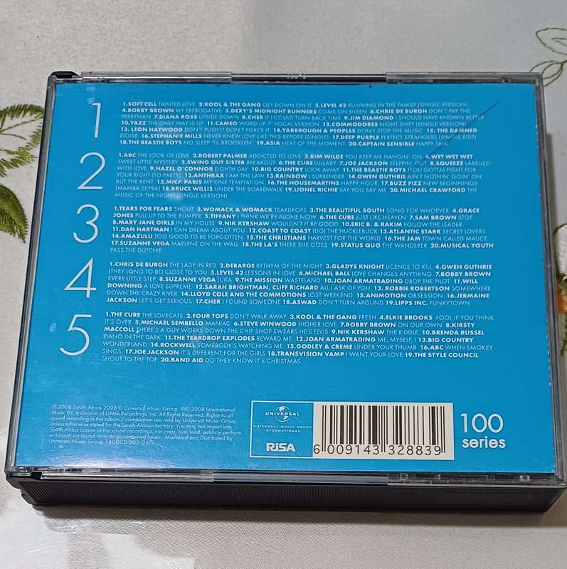 100 ESSENTIAL 1980'S