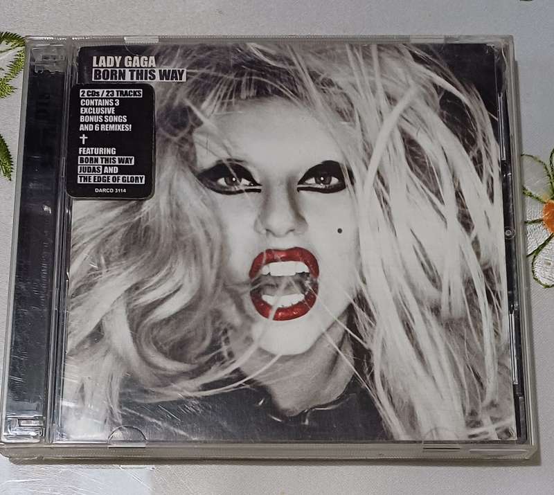 LADY GAGA - BORN THIS WAY