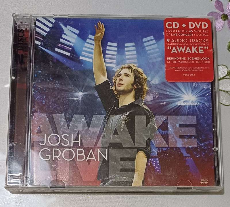 JOSH GROBAN - AWAKE LIVE