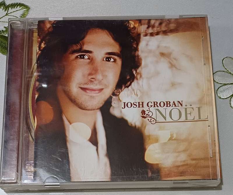 JOSH GROBAN - NOEL