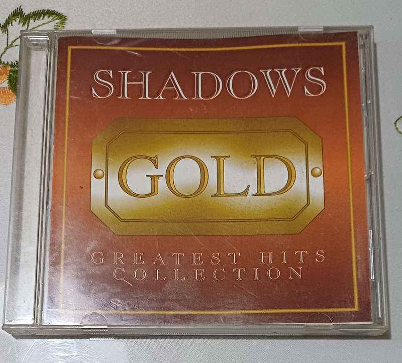 SHADOWS - GOLD GREATEST HITS COLLECTION