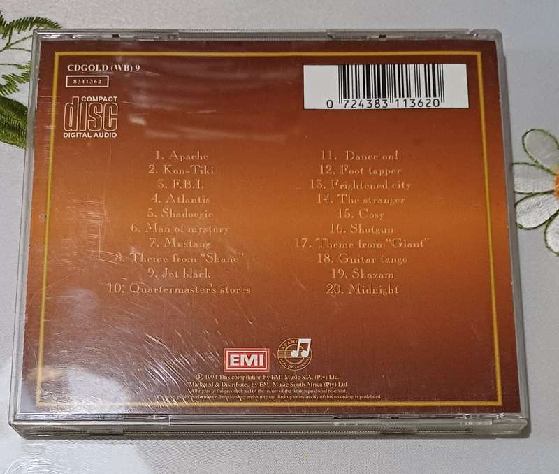 SHADOWS - GOLD GREATEST HITS COLLECTION
