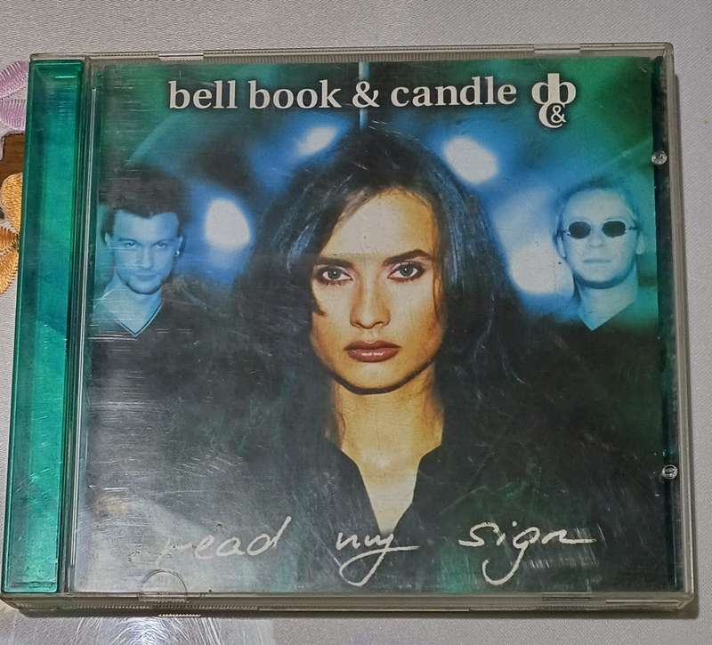 BELL BOOK & CANDLE - READ MY SIGN