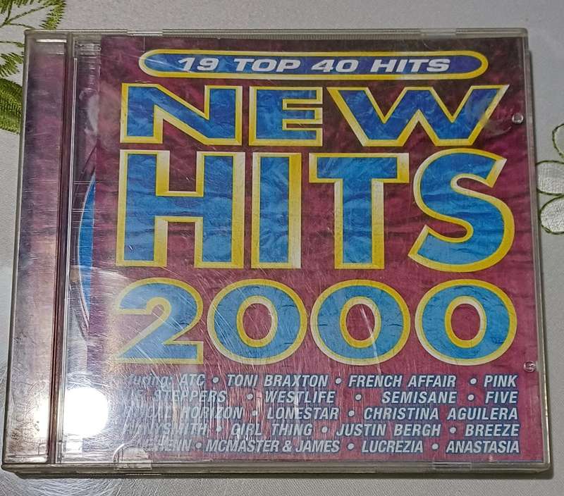 NEW HITS 2000