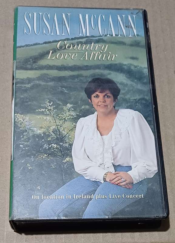 SUSAN MCCANN - COUNTRY LOVE AFFAIR