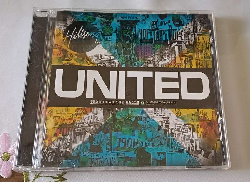 HILLSONG - UNITED TEAR DOWN THE WALLS