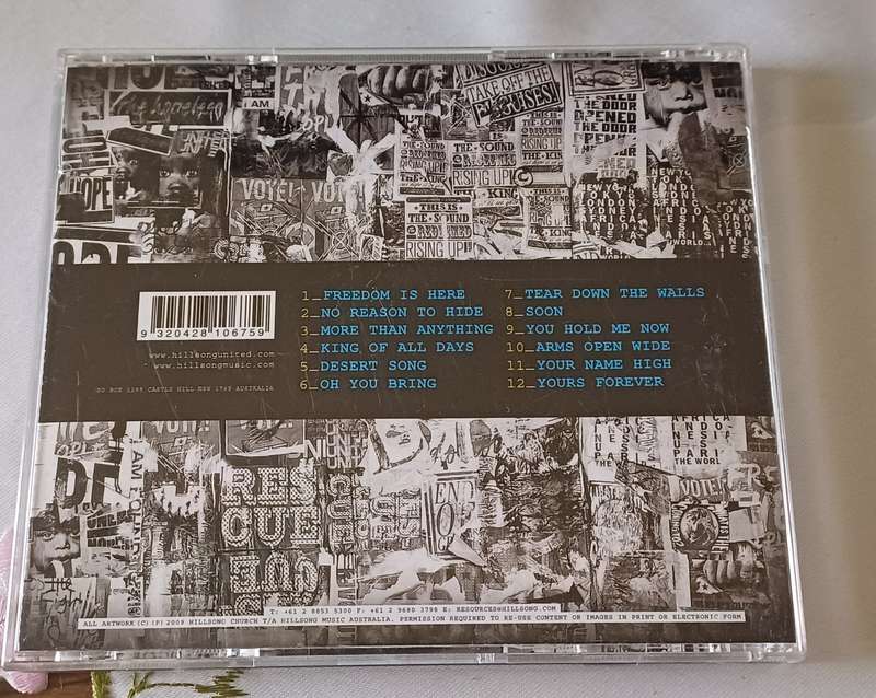 HILLSONG - UNITED TEAR DOWN THE WALLS