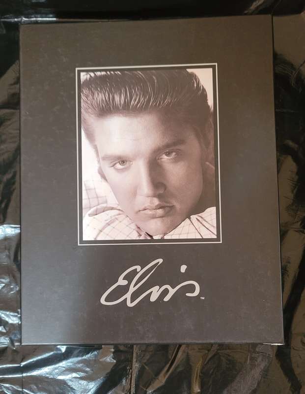 DEAGOSTINI THE OFFICIAL COLLECTOR'S EDITION ELVIS PRESLEY MAGAZINE COLLECTION BOX