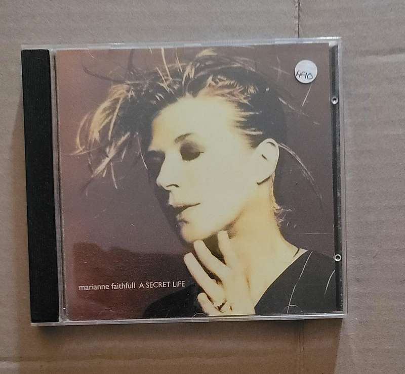MARIANNE FAITHFULL - A SECRET LIFE