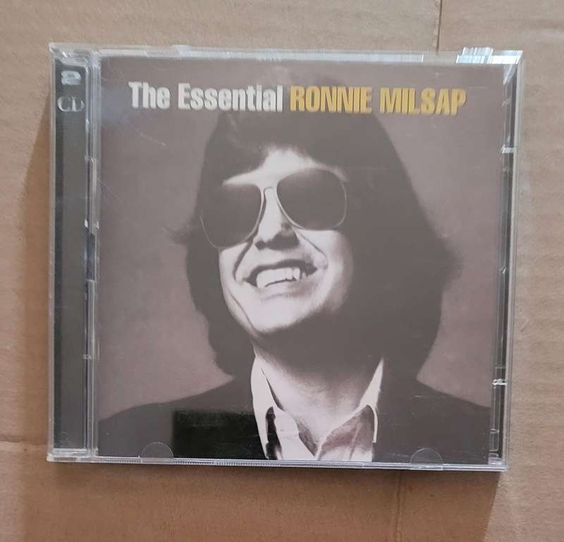 RONNIE MILSAP - THE ESSENTIAL