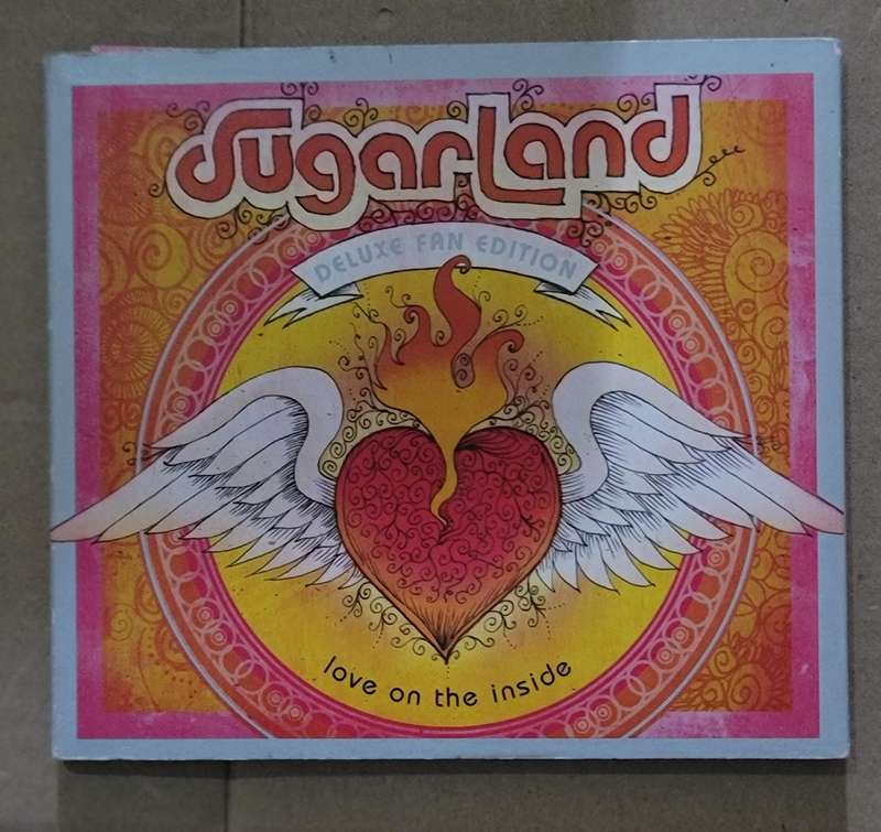 SUGARLAND - LOVE ON THE INSIDE