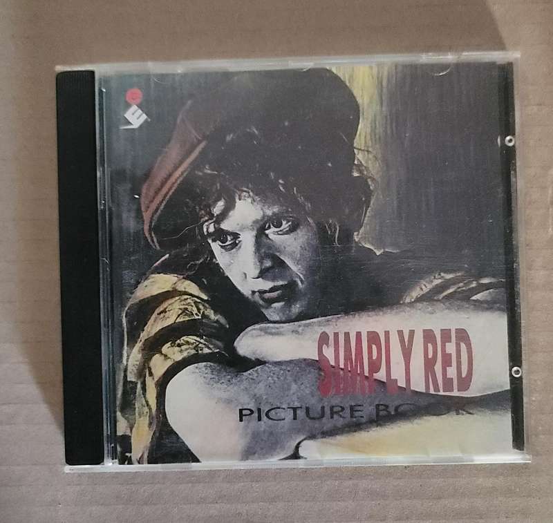 SIMPLY RED - PICTURE BOOK