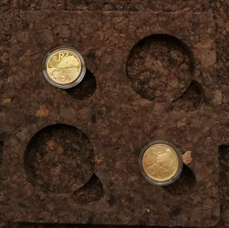 2015 Man & The Biosphere Kogelberg Biosphere Reserve Set - 2 gold coins only in original box