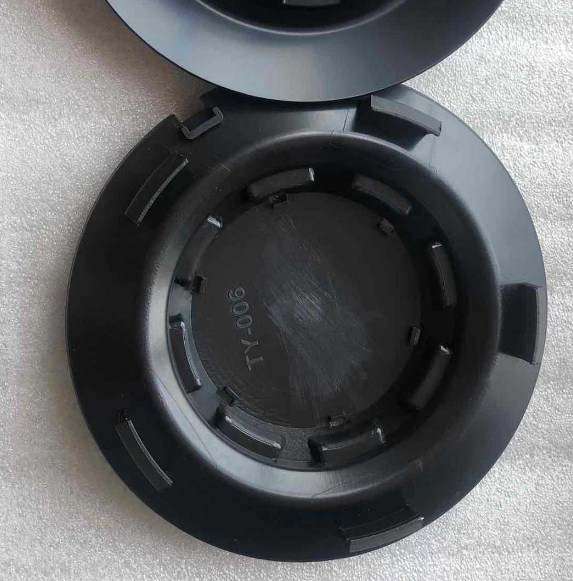 Mercedes center caps
