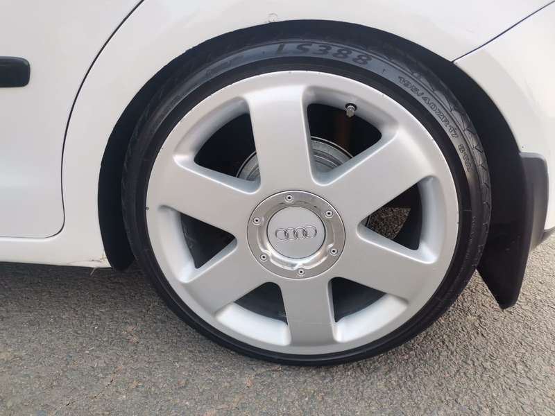Audi center caps