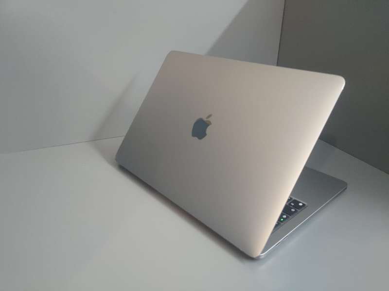 Apple MacBook Pro M2  - 2022