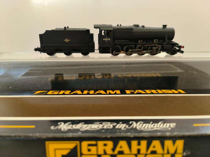 Graham Farish BR 8f 2-8-0 Locomotive (Lot 450)