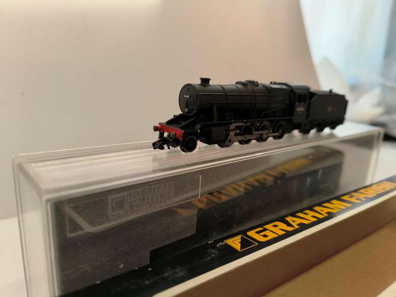 Graham Farish BR 8f 2-8-0 Locomotive (Lot 450)