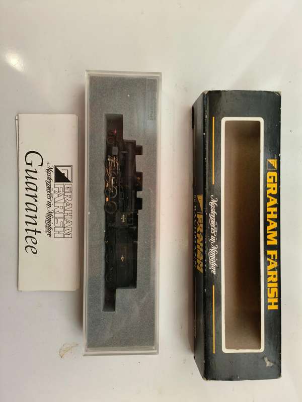 Graham Farish BR 8f 2-8-0 Locomotive (Lot 450)