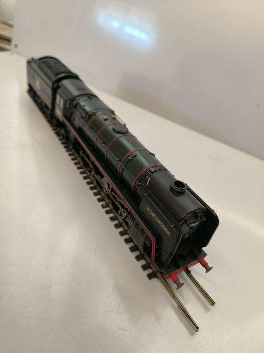 Hornby "Flying Dutchman" Britannia Class 4-6-2 Loco - Not DCC - Mint (Lot 437)