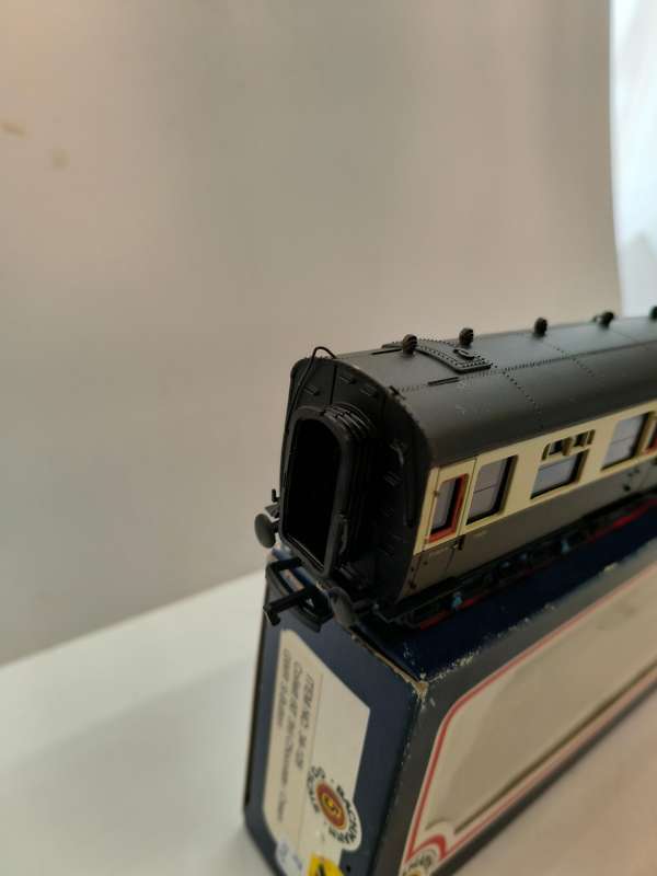 Bachmann Set of 2 Collet Coaches (Different running No) (Lot 449)