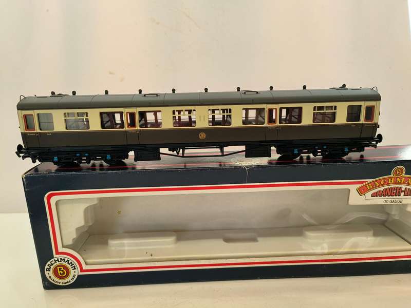 Bachmann Set of 2 Collet Coaches (Different running No) (Lot 449)
