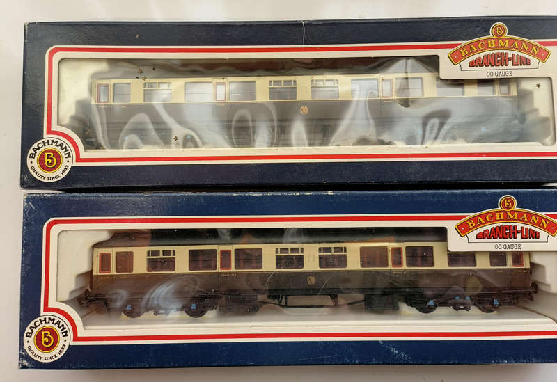 Bachmann Set of 2 Collet Coaches (Different running No) (Lot 449)