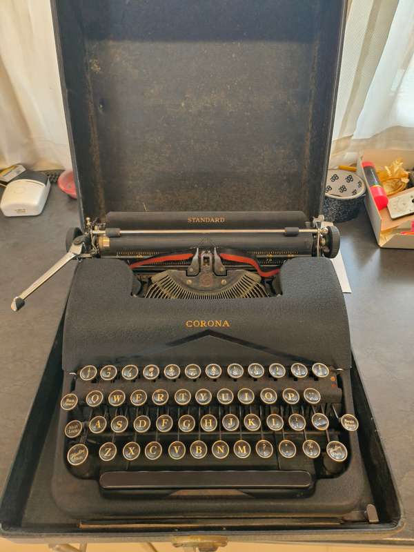 Vintage (1930's) Corona Standard Typewriter with Carry case and user manual