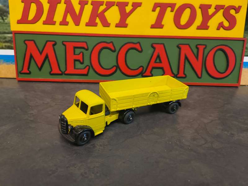 Dinky Bedford Articulated No. 521 - Yellow