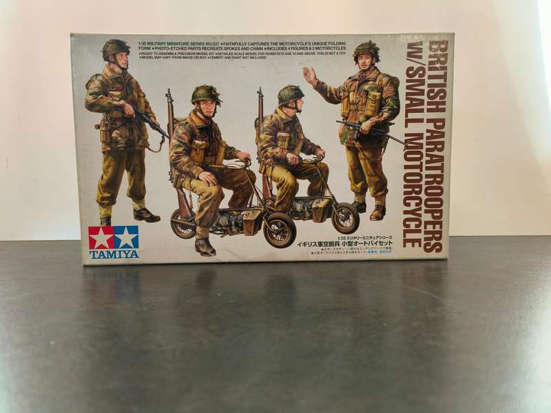 Tamiya British Paratroopers w/ Small motorcycle - MiB