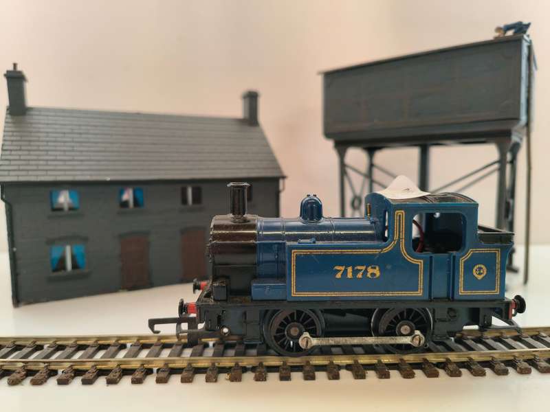 Tri-ang - 0-4-0T Locomotive (Blue)