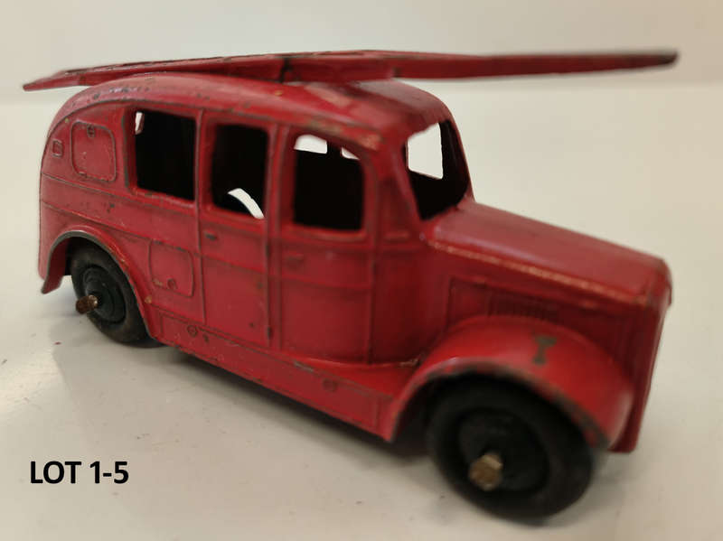 Dinky Toys - #25h Streained Fire Engine (Red) w/ Ladder (Lot 01-5)