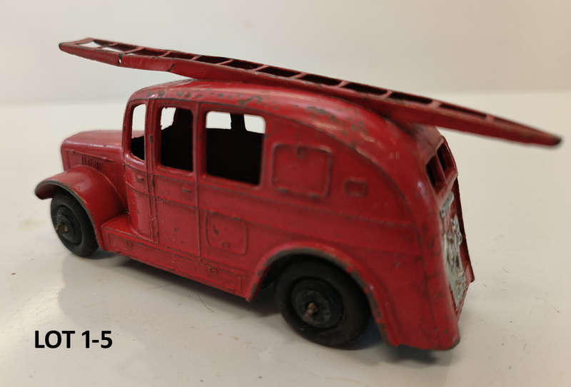 Dinky Toys - #25h Streained Fire Engine (Red) w/ Ladder (Lot 01-5)