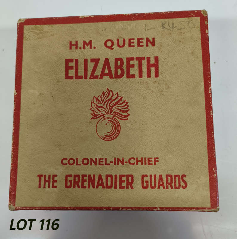 Britains #2065: H.M.Queen Elizabeth CIC Figure "Grenadier Guards" MIB