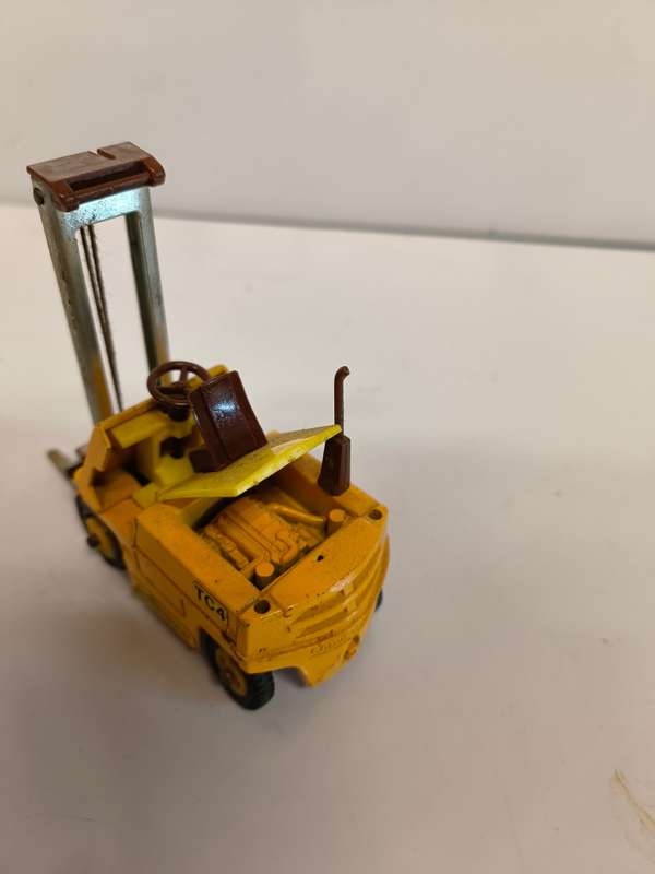 Dinky Toys - #404 - Conveyancer (Fork Lift)  (Lot 123)