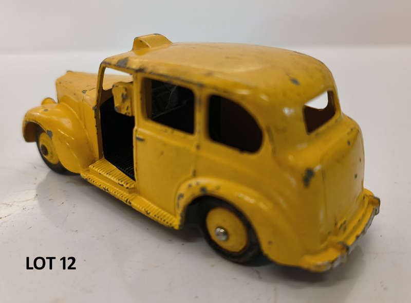 Dinky Toys - #254 Austin Taxi (Lot 12)