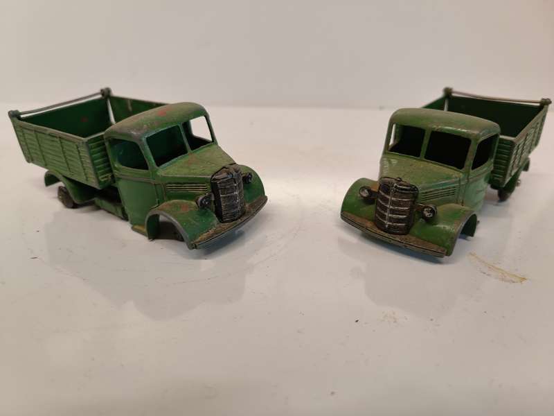 Dinky Toys - #25w/410 - Bedford Truck x2 (Lot 131) - For restoration.