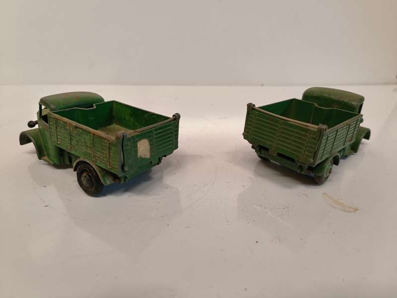 Dinky Toys - #25w/410 - Bedford Truck x2 (Lot 131) - For restoration.