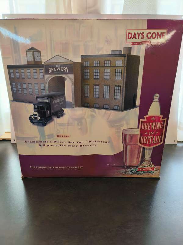Lledo - OO Scale Whitbread 3 Piece Tin Brewery (Lot 327)