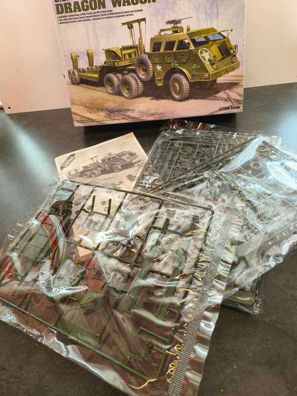 Academy - 1:72 US Tank Wagon "Dragon Wagon" Model Kit (Lot 332)