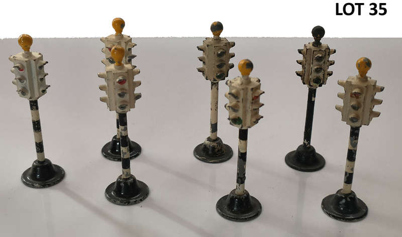Dinky Toys - #47a 4-Face Traffic Signal (Lot 35)