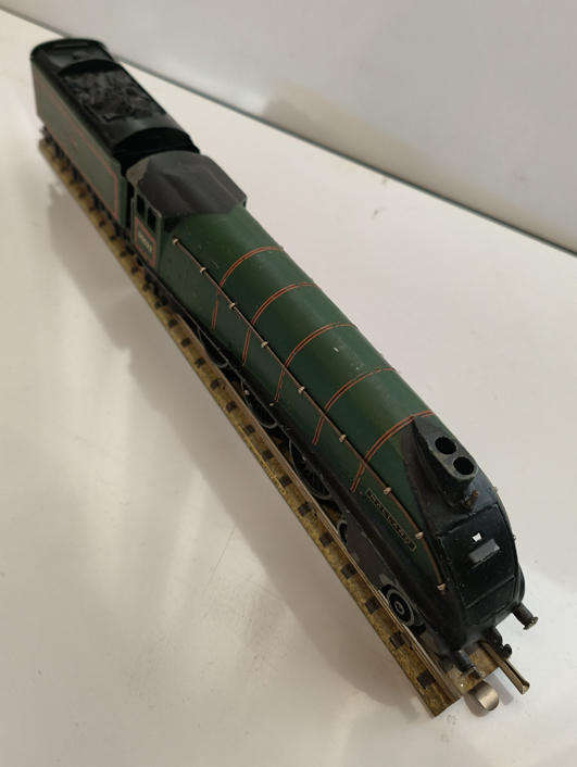 Vintage Hornby Dublo A4 "Mallard" 4-6-2 - 3-rail (Lot 413)