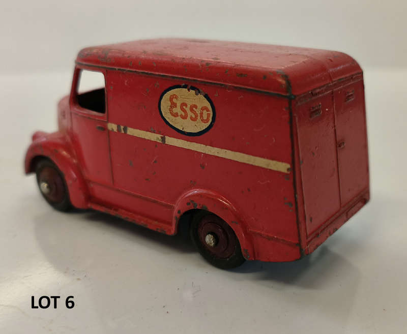 Dinky Toys -#31a Trojan Van "Esso" ( Lot 06)