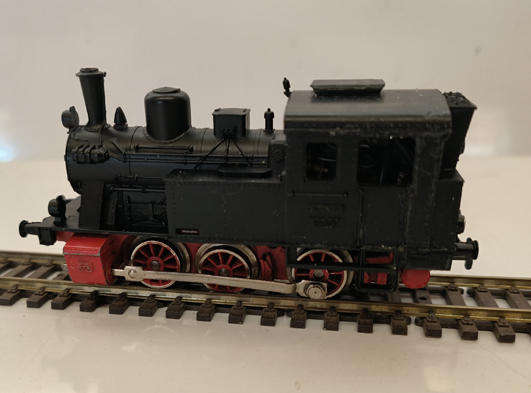 Marklin HO 3029 0-6-0T Locomotive - Playworn (Lot 433)