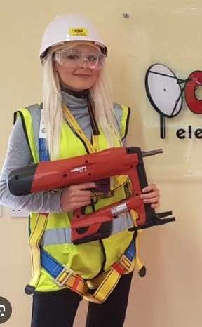 Hilti BX 3-L (02) Battery Operated Fastening Nail Gun with Bluetooth.