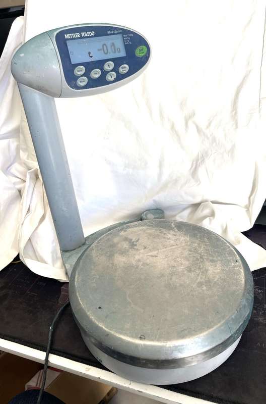 Mettler Toledo BBA242 Paint Scale with Power Supply from Switzerland.