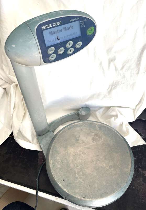 Mettler Toledo BBA242 Paint Scale with Power Supply from Switzerland.