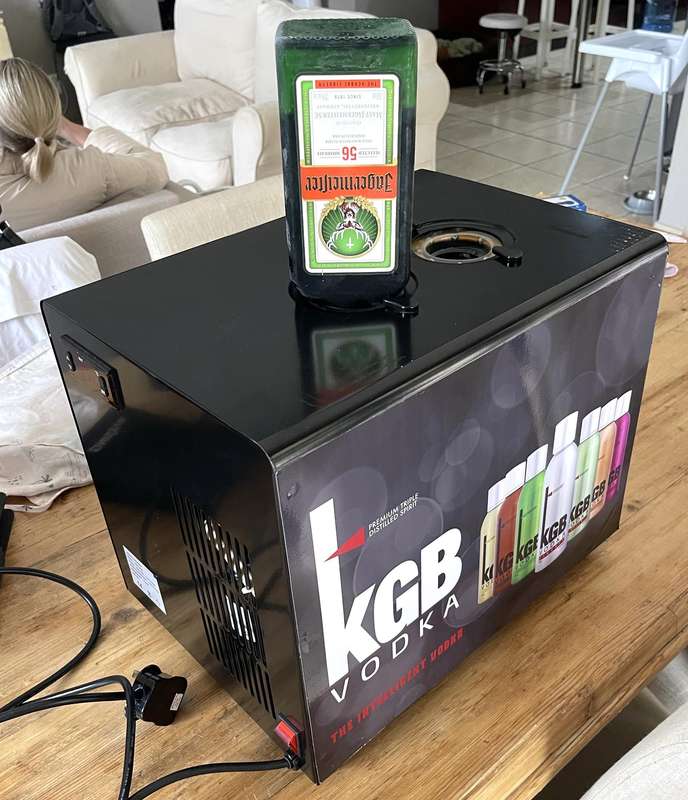 Liquor chiller, 2 bottle dispenser, Cold shot machine for Various liquor brands.